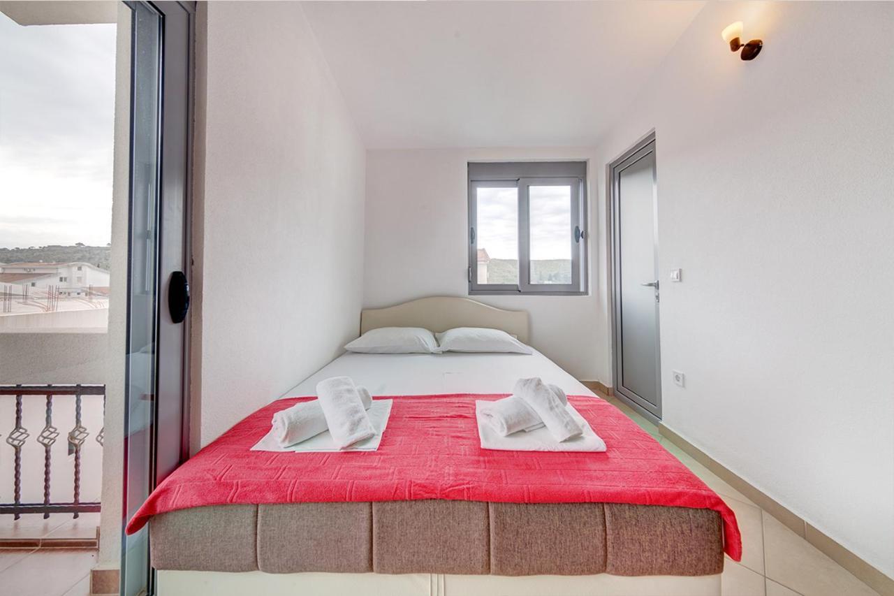 Delfin Apartments Sutomore Exterior photo