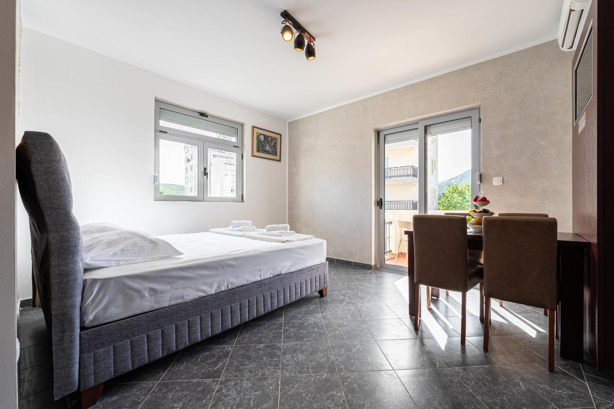 Delfin Apartments Sutomore Exterior photo