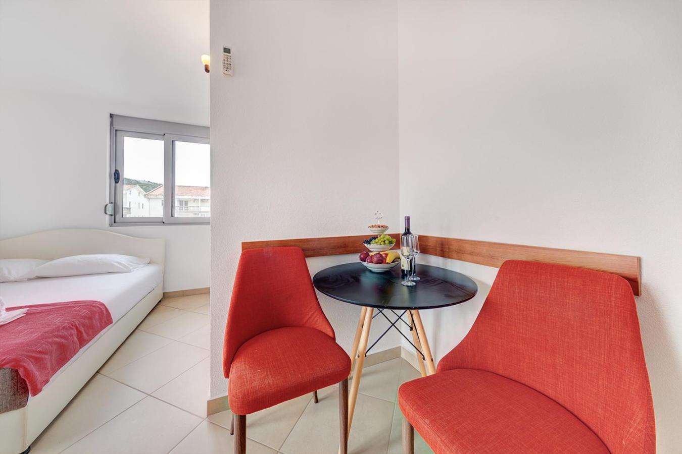 Delfin Apartments Sutomore Room photo