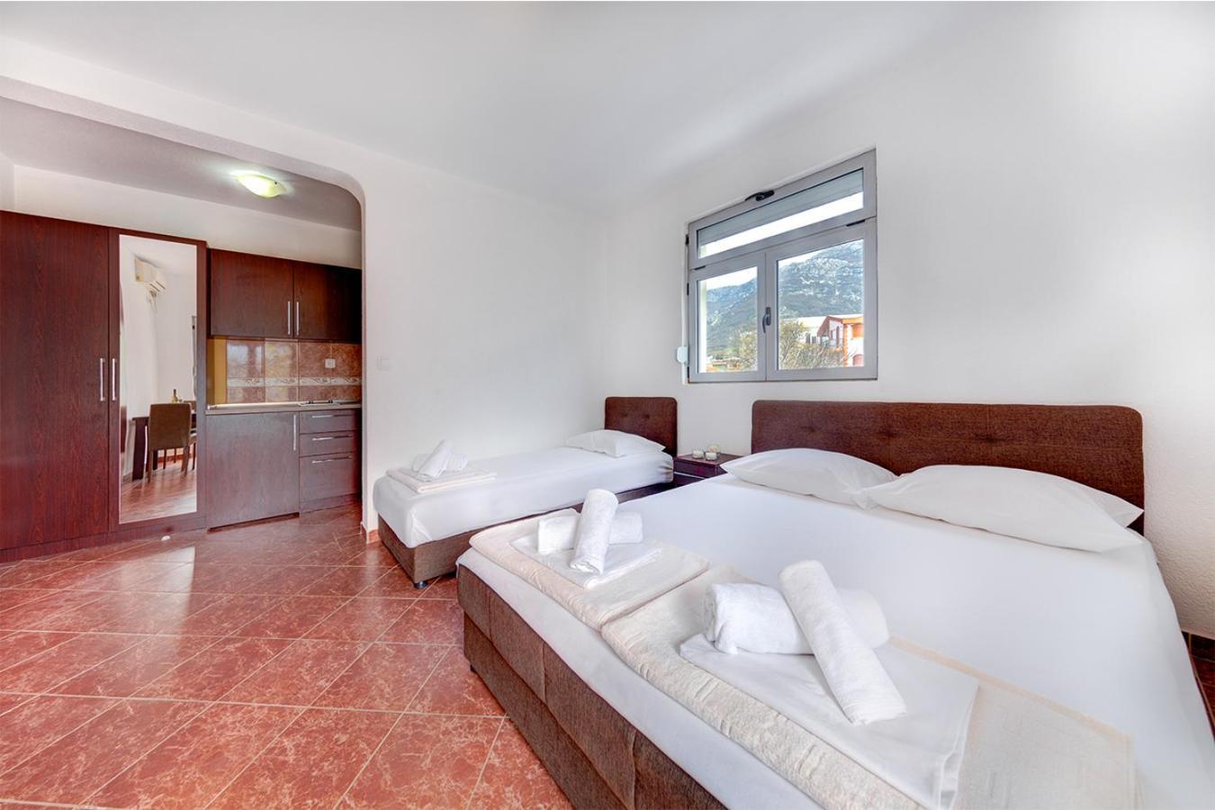 Delfin Apartments Sutomore Room photo