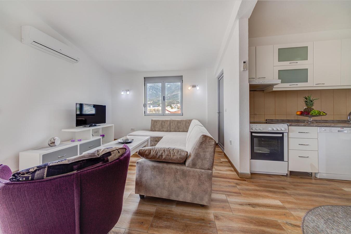 Delfin Apartments Sutomore Room photo